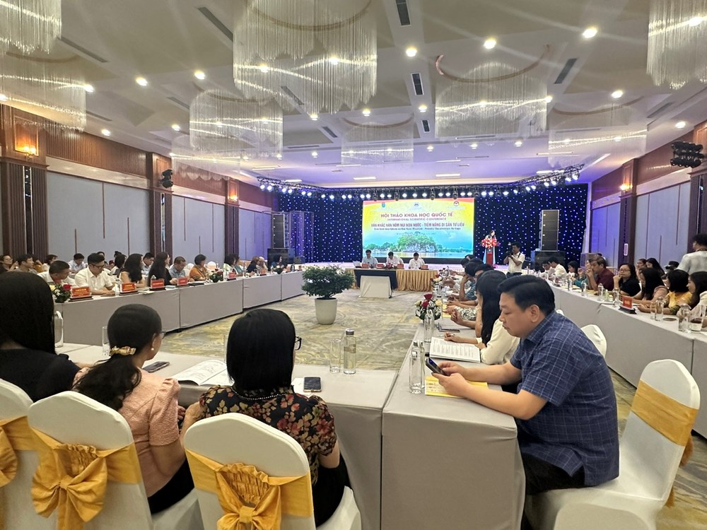 Văn khắc Hán Nôm núi Non Nước - Tiềm năng di sản tư liệu - ảnh 4