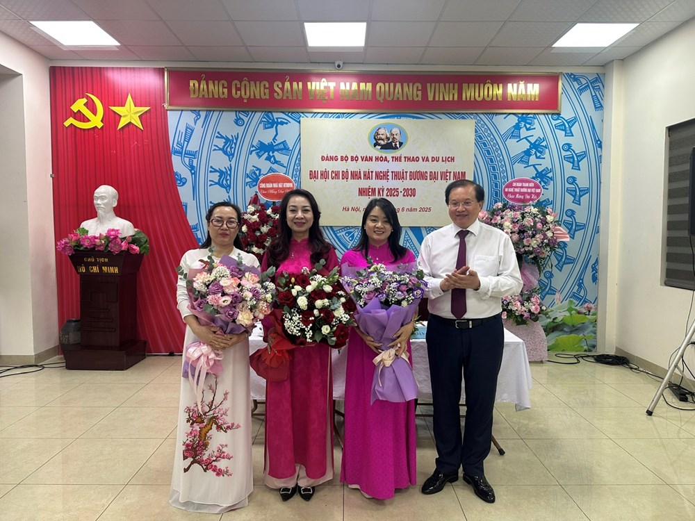 Chi bộ Nhà hát Nghệ thuật đương đại Việt Nam tổ chức thành công Đại hội chi bộ nhiệm kỳ 2025-2030 - ảnh 7