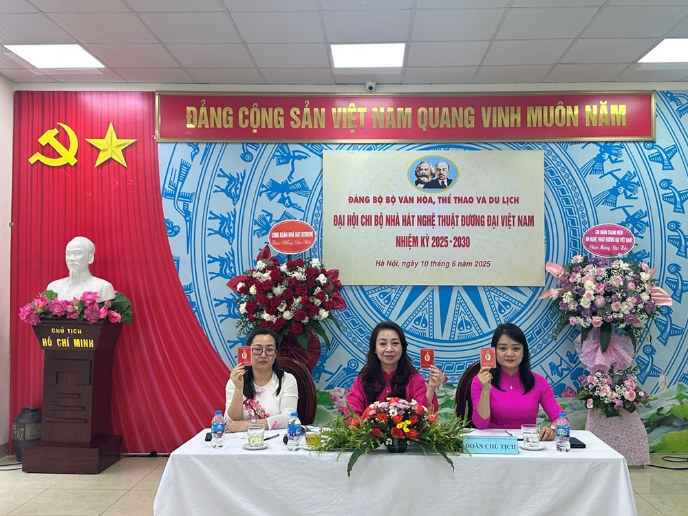 Chi bộ Nhà hát Nghệ thuật đương đại Việt Nam tổ chức thành công Đại hội chi bộ nhiệm kỳ 2025-2030 - ảnh 4