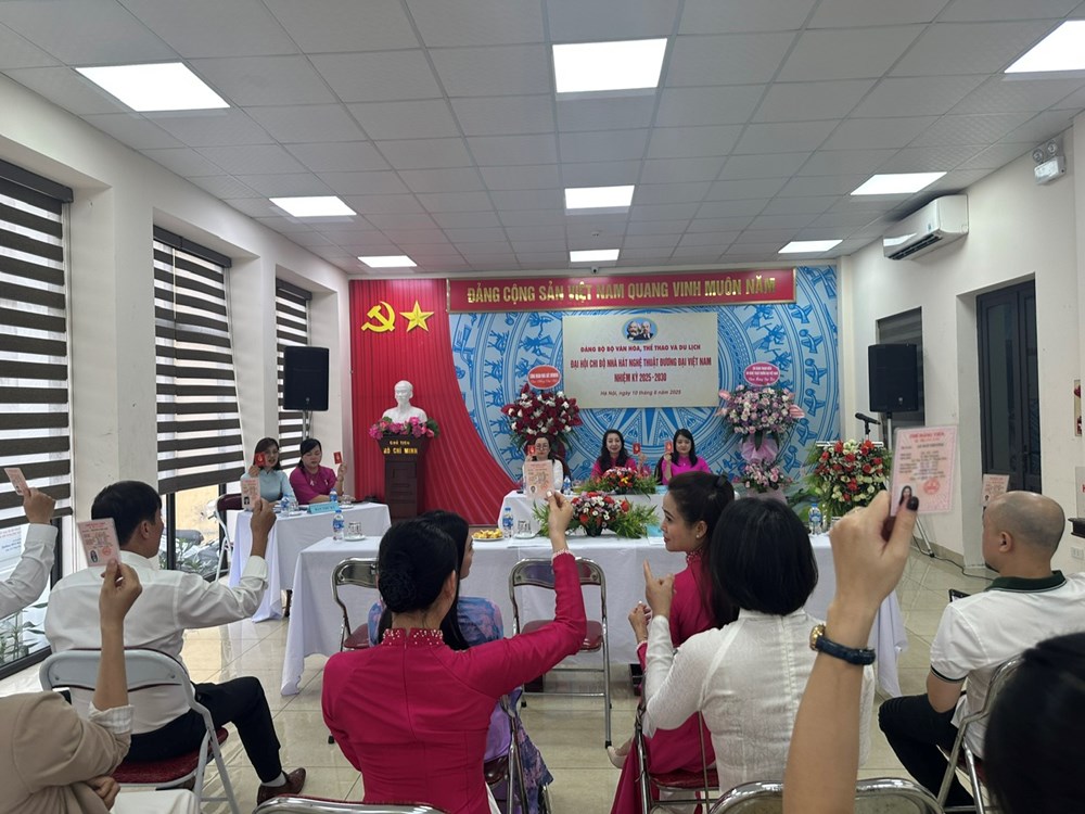 Chi bộ Nhà hát Nghệ thuật đương đại Việt Nam tổ chức thành công Đại hội chi bộ nhiệm kỳ 2025-2030 - ảnh 5