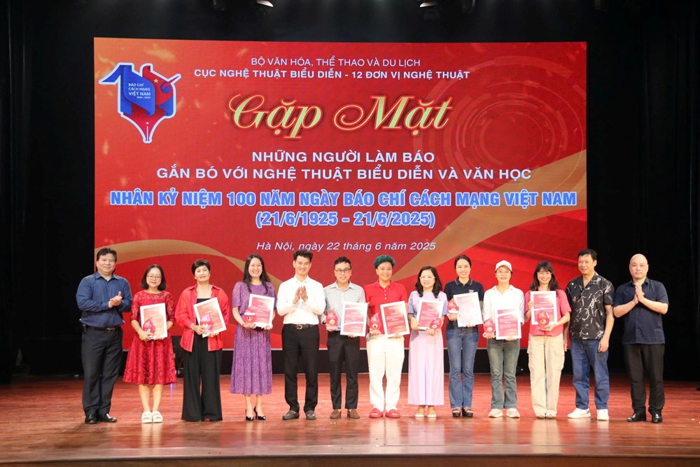 Nhà báo, phóng viên và nghệ thuật biểu diễn cùng lan tỏa những giá trị nhân văn, tốt đẹp - ảnh 10