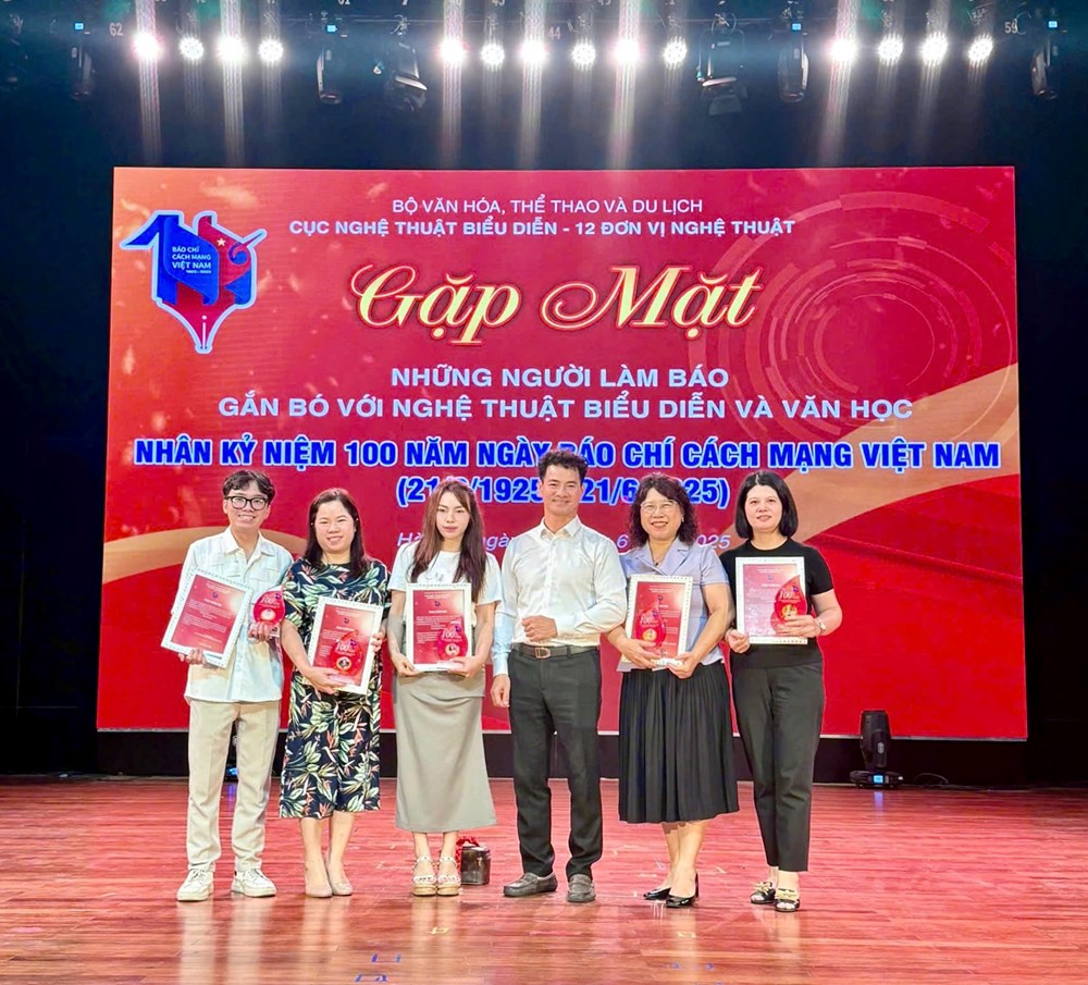 Nhà báo, phóng viên và nghệ thuật biểu diễn cùng lan tỏa những giá trị nhân văn, tốt đẹp - ảnh 11