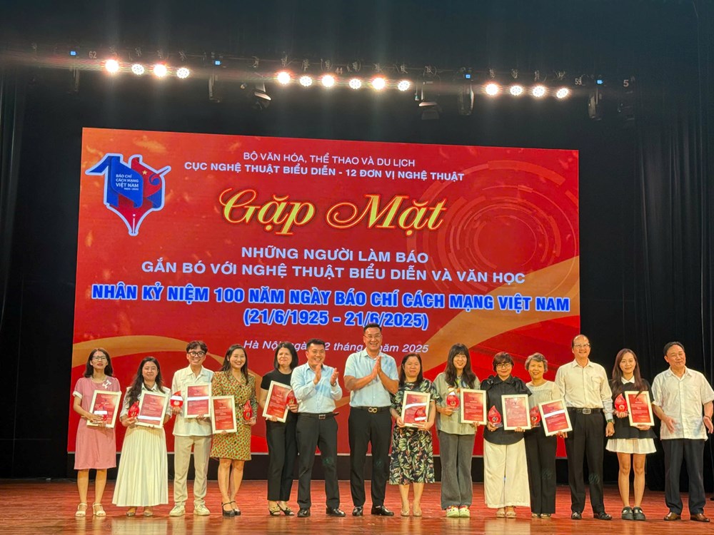 Nhà báo, phóng viên và nghệ thuật biểu diễn cùng lan tỏa những giá trị nhân văn, tốt đẹp - ảnh 9