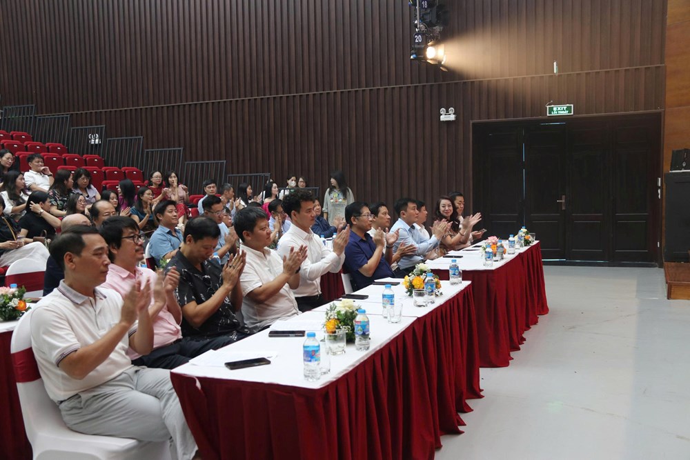 Nhà báo, phóng viên và nghệ thuật biểu diễn cùng lan tỏa những giá trị nhân văn, tốt đẹp - ảnh 1