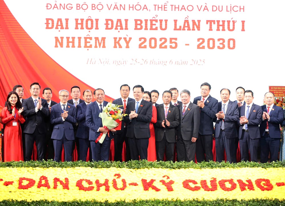 Bộ trưởng Nguyễn Văn Hùng được chỉ định giữ chức Bí thư Đảng ủy Bộ VHTTDL nhiệm kỳ 2025- 2030 - ảnh 13