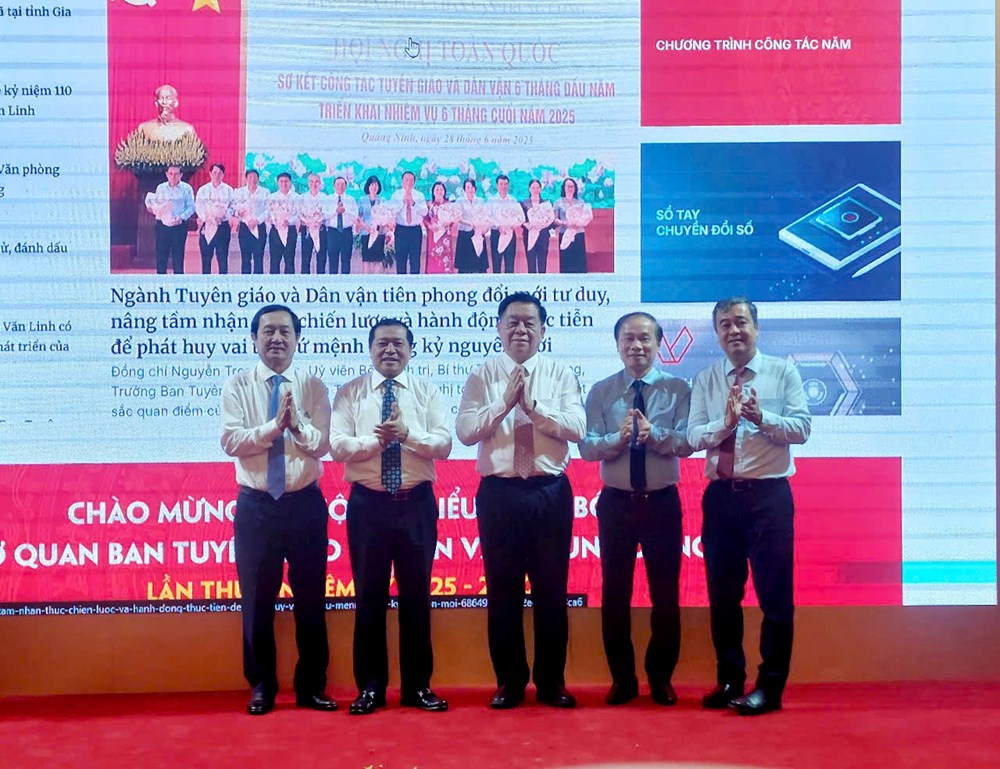 Xây dựng đội ngũ cán bộ và cơ quan theo hướng “cơ quan tinh nhuệ về chính trị, hạt nhân về trí tuệ” - ảnh 1