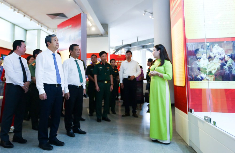Trưng bày những hình ảnh Công an nhân dân khắc ghi lời Bác - ảnh 2