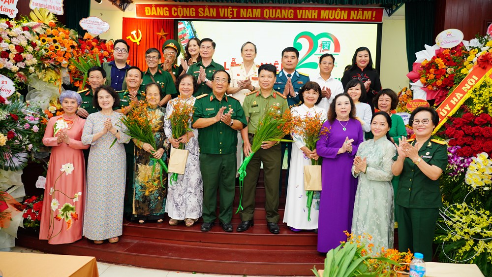 Nối dài hành trình Tri ân- Truyền lửa của Câu lạc bộ “Mãi mãi tuổi 20” - ảnh 1