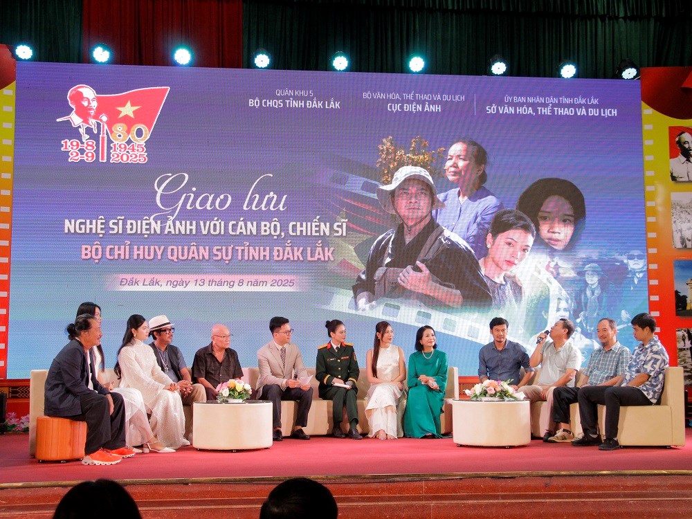Khơi dậy tinh thần yêu nước, ý thức trách nhiệm công dân trong mỗi người - ảnh 1
