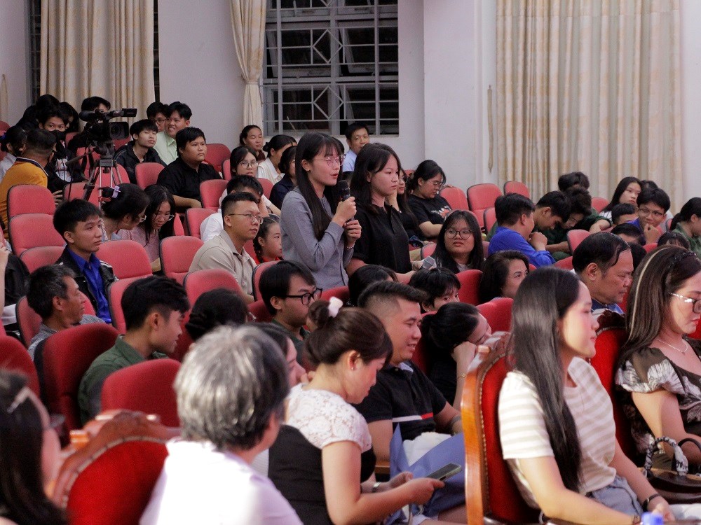 Khơi dậy tinh thần yêu nước, ý thức trách nhiệm công dân trong mỗi người - ảnh 10