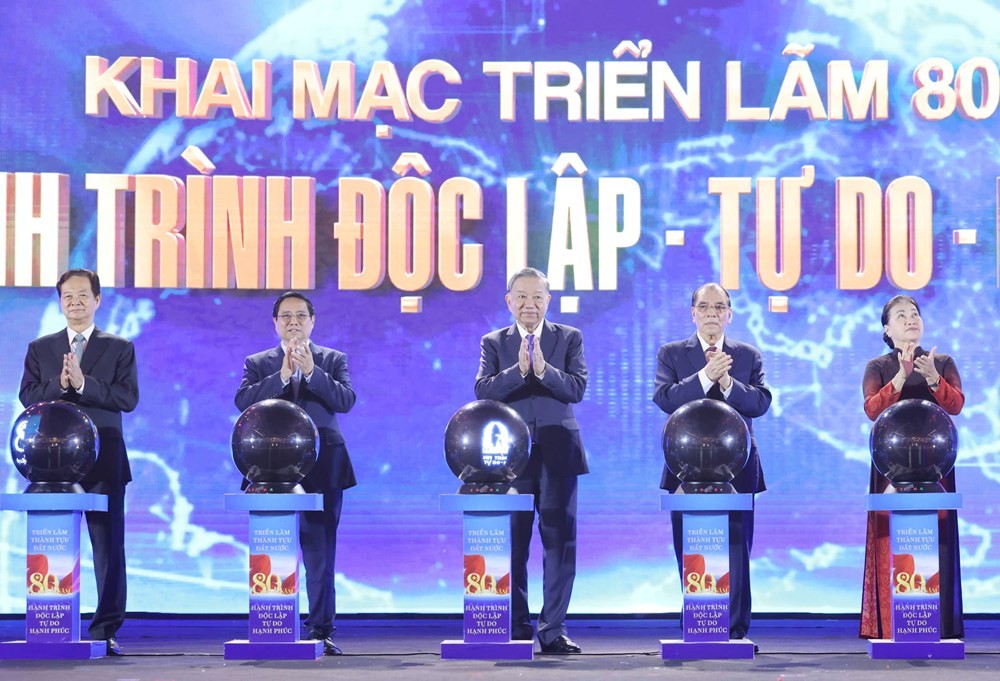 Lan toả tinh thần yêu nước, khát vọng vươn mình qua Triển lãm Thành tựu đất nước - ảnh 3