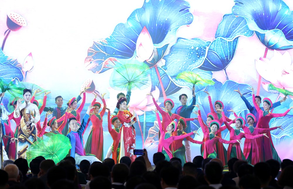 Lan toả tinh thần yêu nước, khát vọng vươn mình qua Triển lãm Thành tựu đất nước - ảnh 11