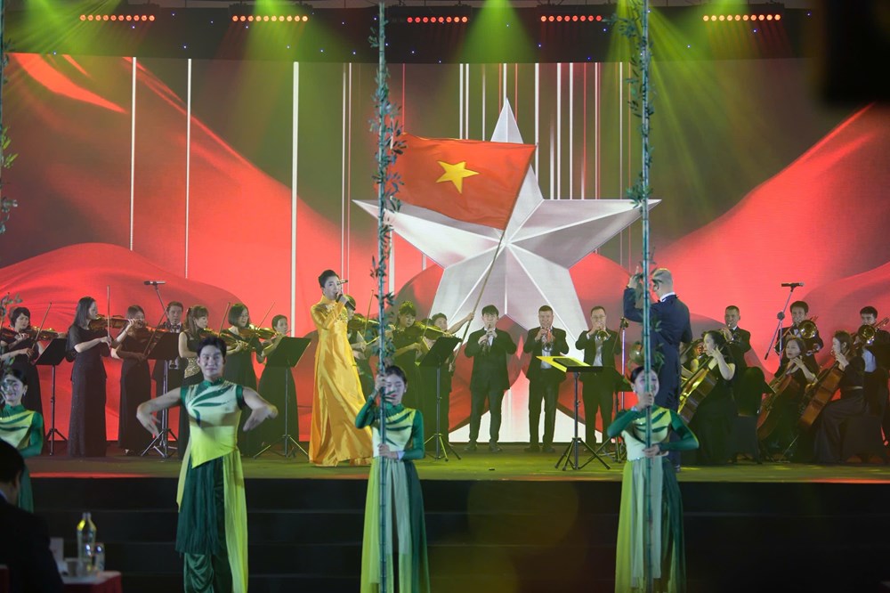 Lan toả tinh thần yêu nước, khát vọng vươn mình qua Triển lãm Thành tựu đất nước - ảnh 8