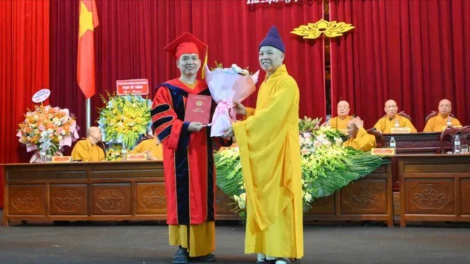 Một nghiên cứu sinh bảo vệ thành công luận án Tiến sĩ loại xuất sắc tại Học viện Phật giáo Việt Nam - ảnh 1