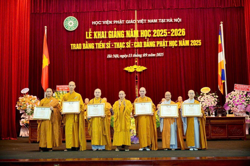 Một nghiên cứu sinh bảo vệ thành công luận án Tiến sĩ loại xuất sắc tại Học viện Phật giáo Việt Nam - ảnh 4