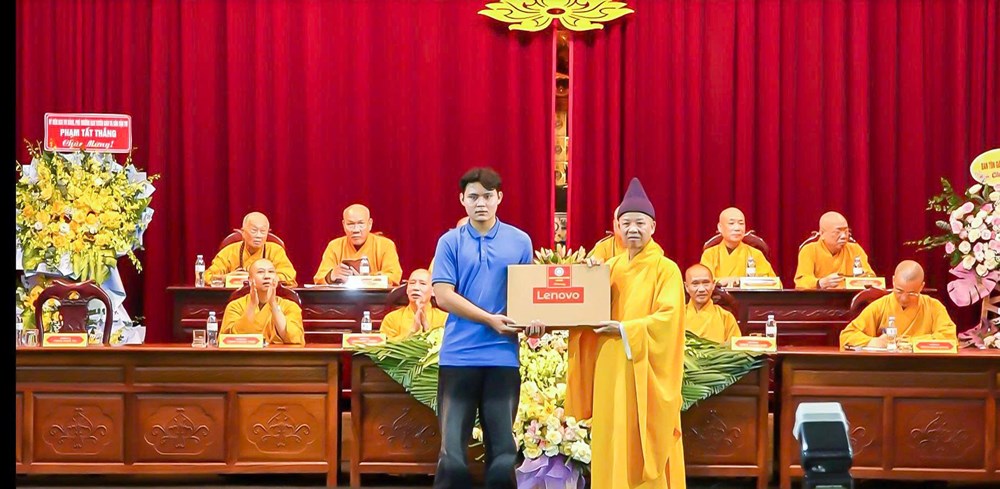 Một nghiên cứu sinh bảo vệ thành công luận án Tiến sĩ loại xuất sắc tại Học viện Phật giáo Việt Nam - ảnh 6