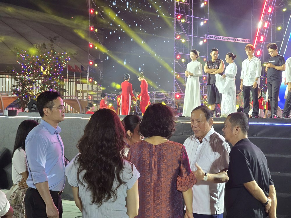 Phó Thủ tướng Mai Văn Chính tổng duyệt Lễ bế mạc Triển lãm Thành tựu đất nước - ảnh 2