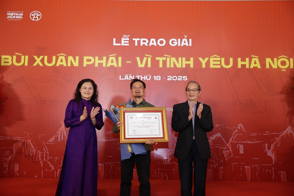Nhạc sĩ Trần Tiến được “Giải thưởng Bùi Xuân Phái - Vì tình yêu Hà Nội“ - ảnh 2