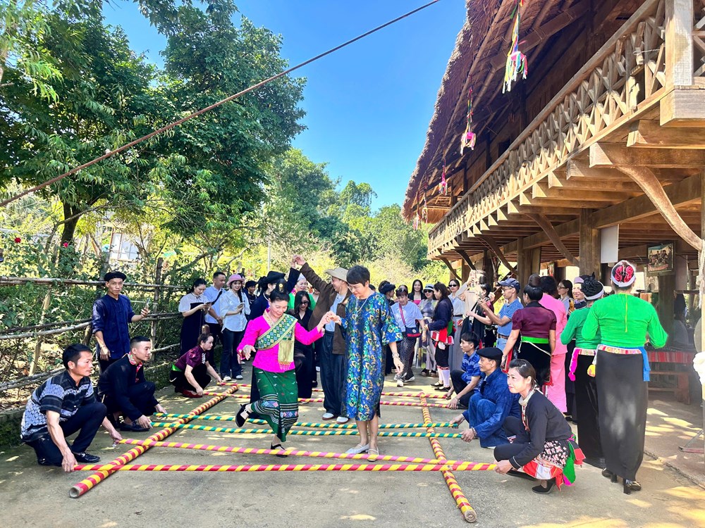 Cơ hội để Làng Văn hóa - Du lịch các dân tộc Việt Nam trở thành trung tâm du lịch văn hóa, trải nghiệm hàng đầu - ảnh 1
