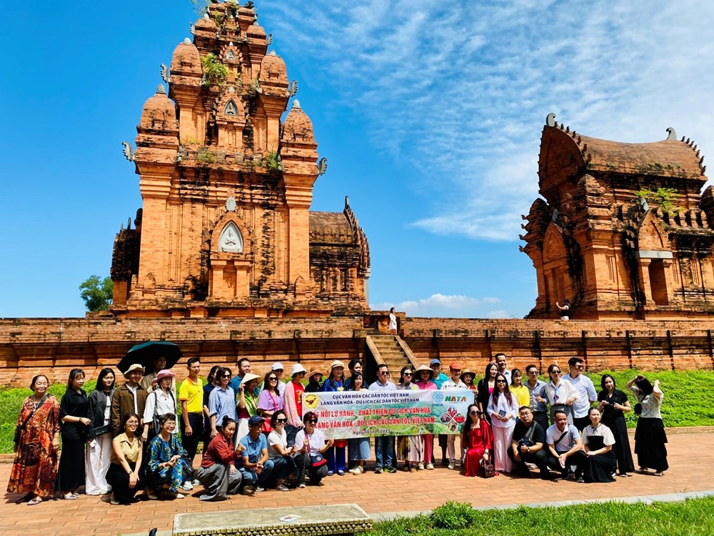 Cơ hội để Làng Văn hóa - Du lịch các dân tộc Việt Nam trở thành trung tâm du lịch văn hóa, trải nghiệm hàng đầu - ảnh 3