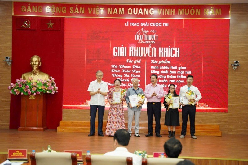 Tôn vinh những cây bút góp phần làm giàu diện mạo tiểu thuyết Việt - ảnh 4