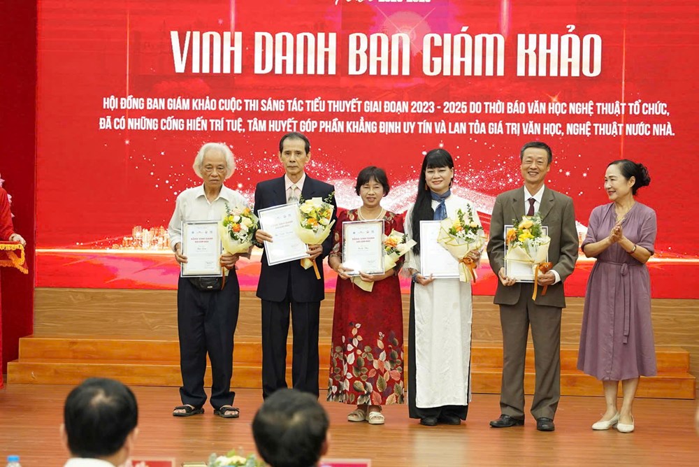 Tôn vinh những cây bút góp phần làm giàu diện mạo tiểu thuyết Việt - ảnh 3