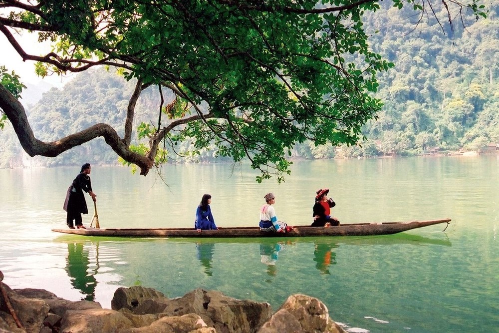Giữ “viên ngọc xanh Hồ Ba Bể” trước tăng trưởng “nóng” về du lịch - ảnh 1