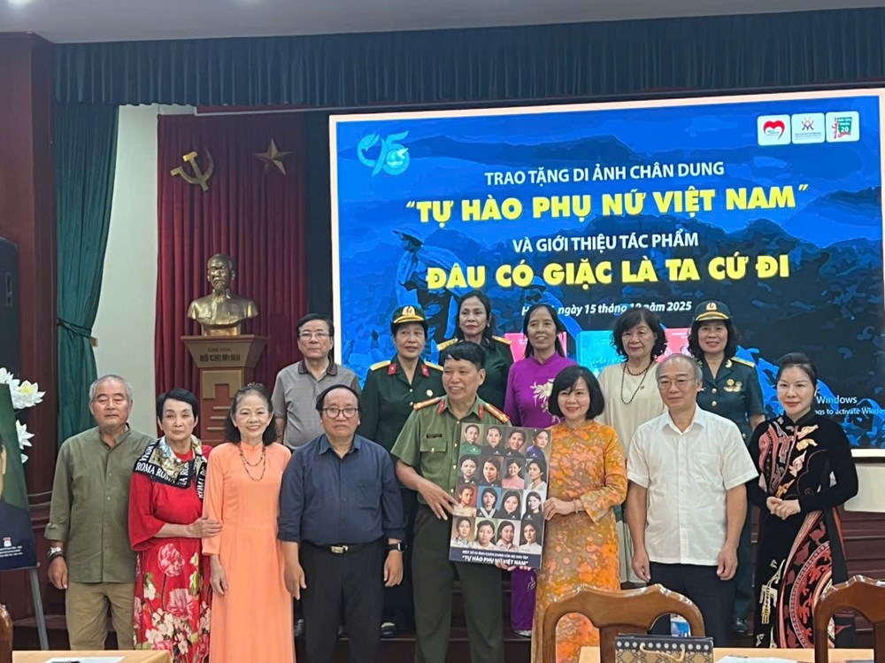 Tái hiện chân dung người phụ nữ Việt Nam anh hùng qua di ảnh phục dựng - ảnh 1