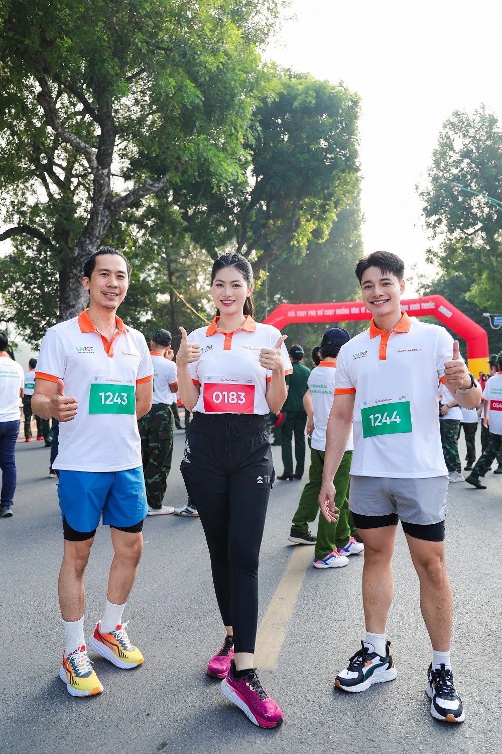 Hoa khôi Vũ Hương Giang chạy bộ lan tỏa thông điệp vì môi trường không khói thuốc - ảnh 8