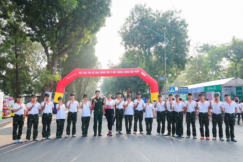 Hoa khôi Vũ Hương Giang chạy bộ lan tỏa thông điệp vì môi trường không khói thuốc - ảnh 2
