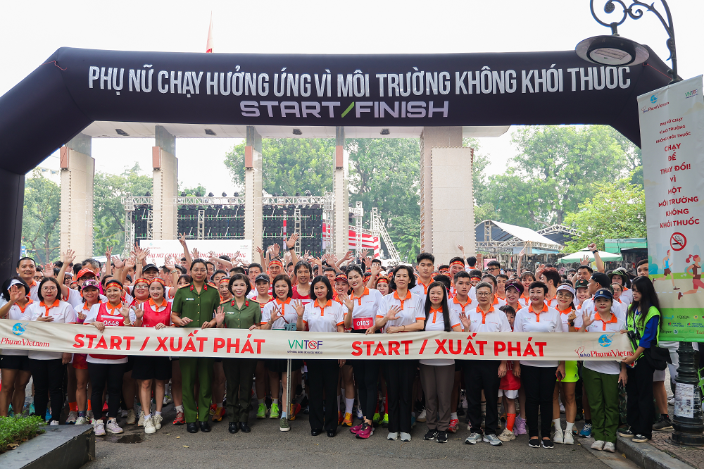 Hoa khôi Vũ Hương Giang chạy bộ lan tỏa thông điệp vì môi trường không khói thuốc - ảnh 3