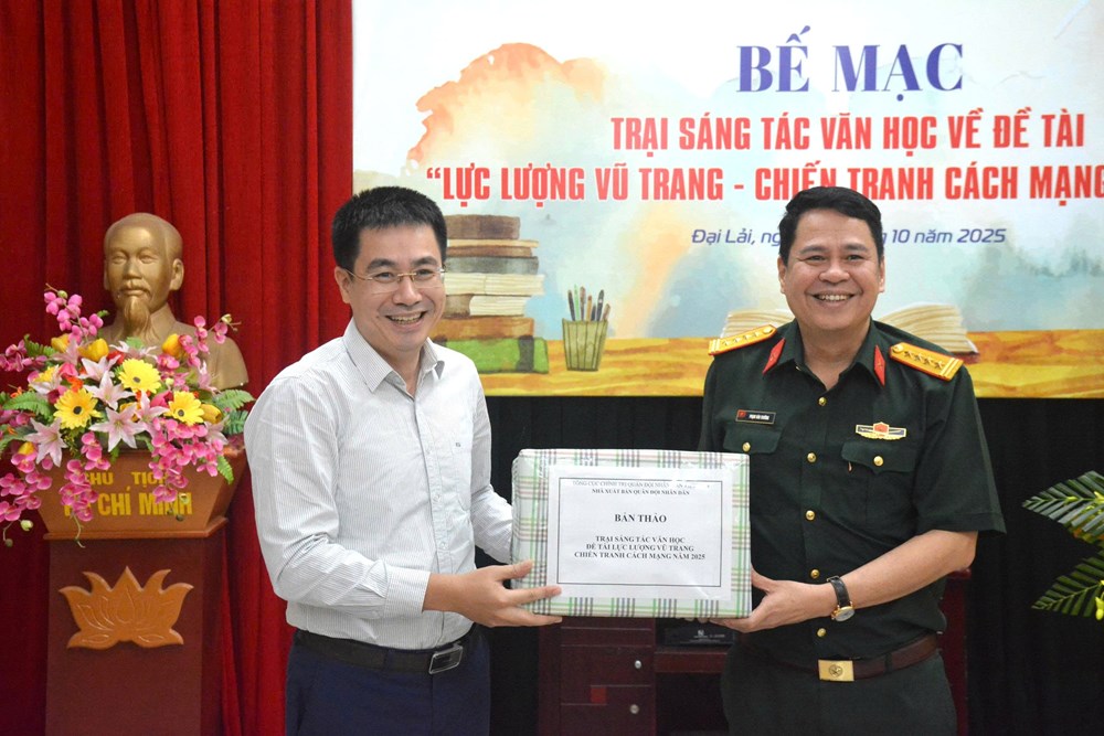 Những câu chuyện mới về người lính từ Trại sáng tác văn học năm 2025 - ảnh 4