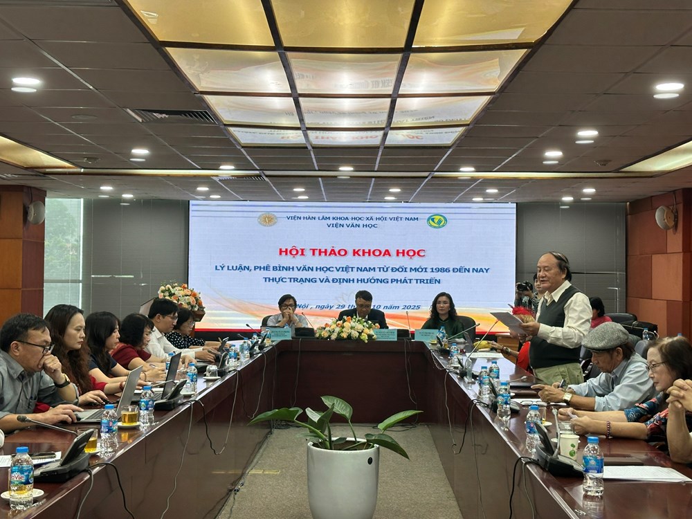 Giới trẻ chi tiền triệu để xem “sao” nhưng ngại ngần bỏ 50 nghìn ra mua sách - ảnh 1