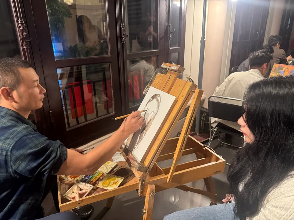 Lần đầu tiên khám phá những bảo vật, hiện vật mỹ thuật giá trị vào đêm - ảnh 4