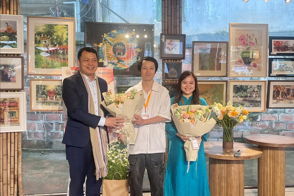 Sắc màu trẻ trung của Hà Nội qua triển lãm “Hà Nội thanh tân” - ảnh 2