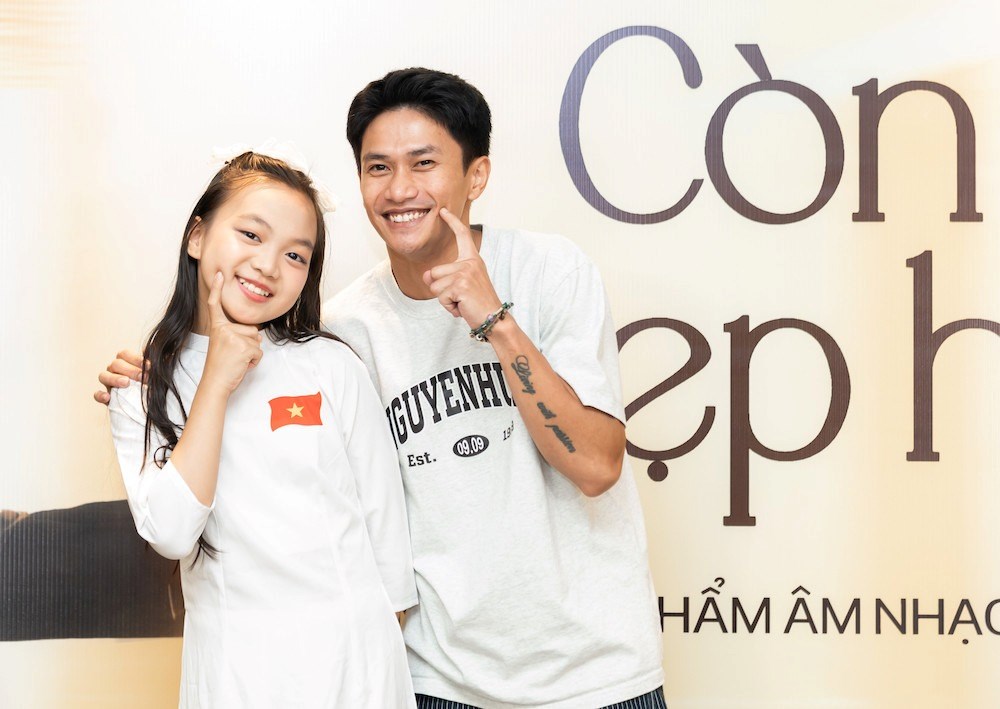 Nguyễn Hùng - diễn viên phim “Mưa đỏ” nhận Giải “Cảm hứng Việt“ - ảnh 5