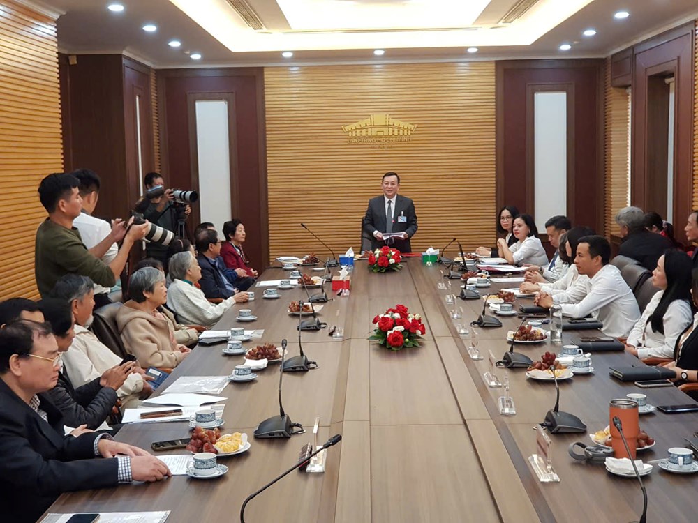 Bảo tàng Hồ Chí Minh tiếp nhận nhiều hiện vật quý về cuộc đời Bác Hồ - ảnh 1