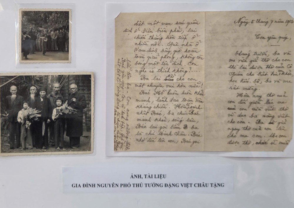 Bảo tàng Hồ Chí Minh tiếp nhận nhiều hiện vật quý về cuộc đời Bác Hồ - ảnh 4