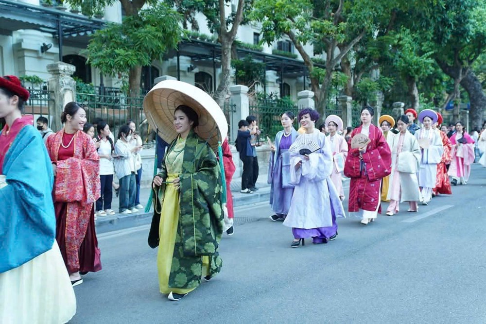 Rực rỡ sắc màu di sản Việt tại thành phố Cảng - ảnh 3