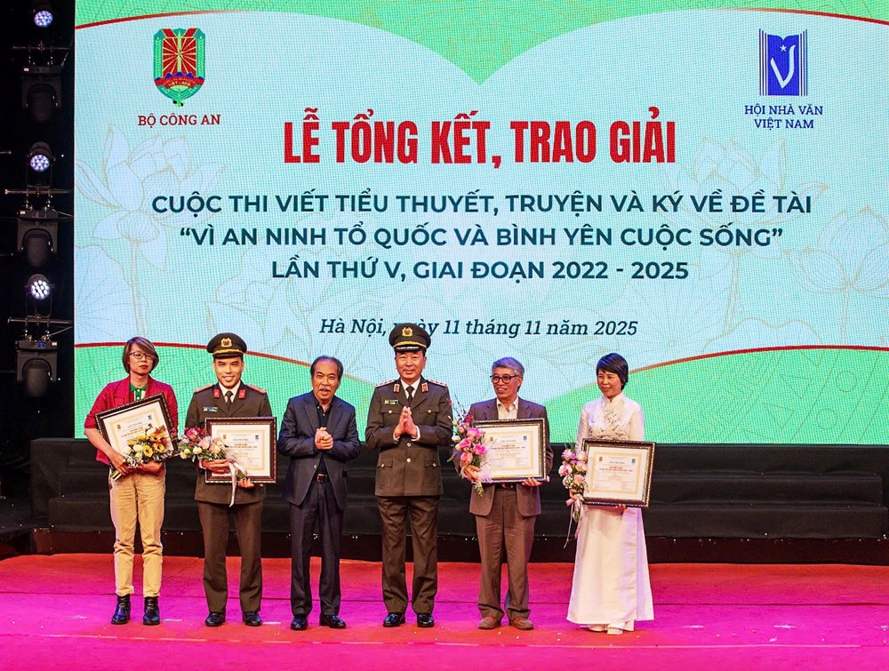 3 tiểu thuyết đoạt giải A Cuộc thi viết “Vì an ninh Tổ quốc và bình yên cuộc sống lần thứ V” - ảnh 1