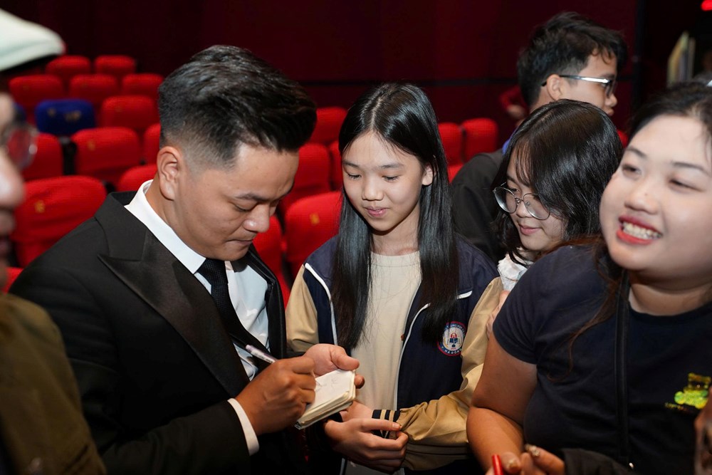 Khán giả vẹn nguyên cảm xúc sau 15 năm ra mắt “Mùi cỏ cháy“ - ảnh 6