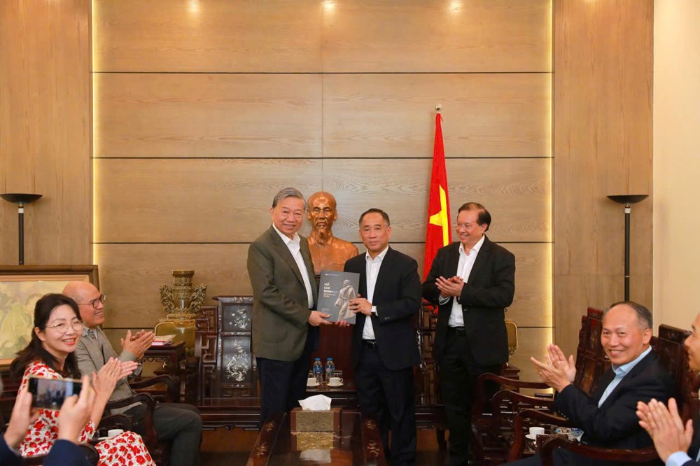 Tổng Bí thư Tô Lâm kỳ vọng Bảo tàng Mỹ thuật Việt Nam ngày càng phát triển - ảnh 6