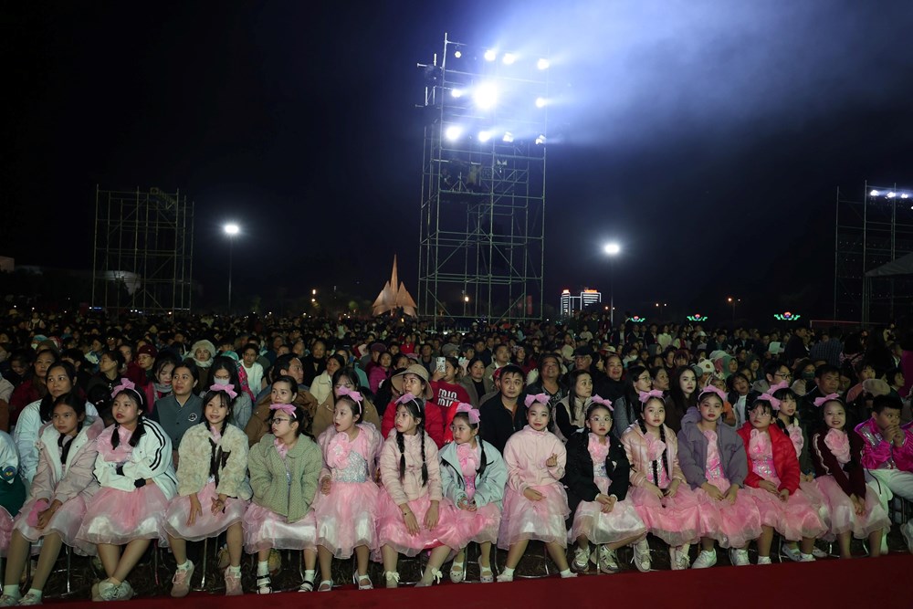 Nơi con sông Hồng chảy vào đất Việt rực rỡ sắc màu văn hoá - ảnh 6