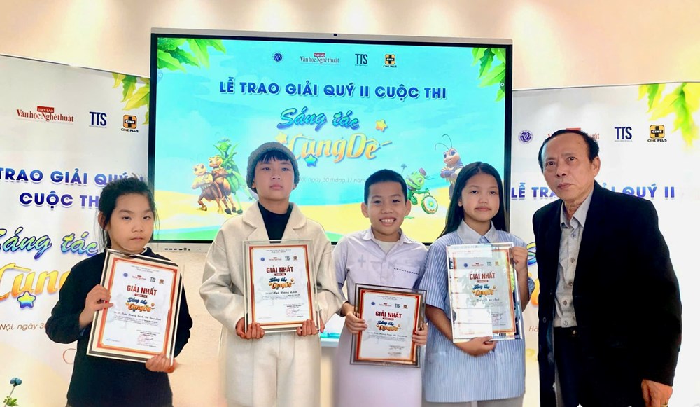 Vinh danh những cây bút "nhí" xuất sắc qua Cuộc thi “Sáng tác cùng Dế”  - ảnh 2