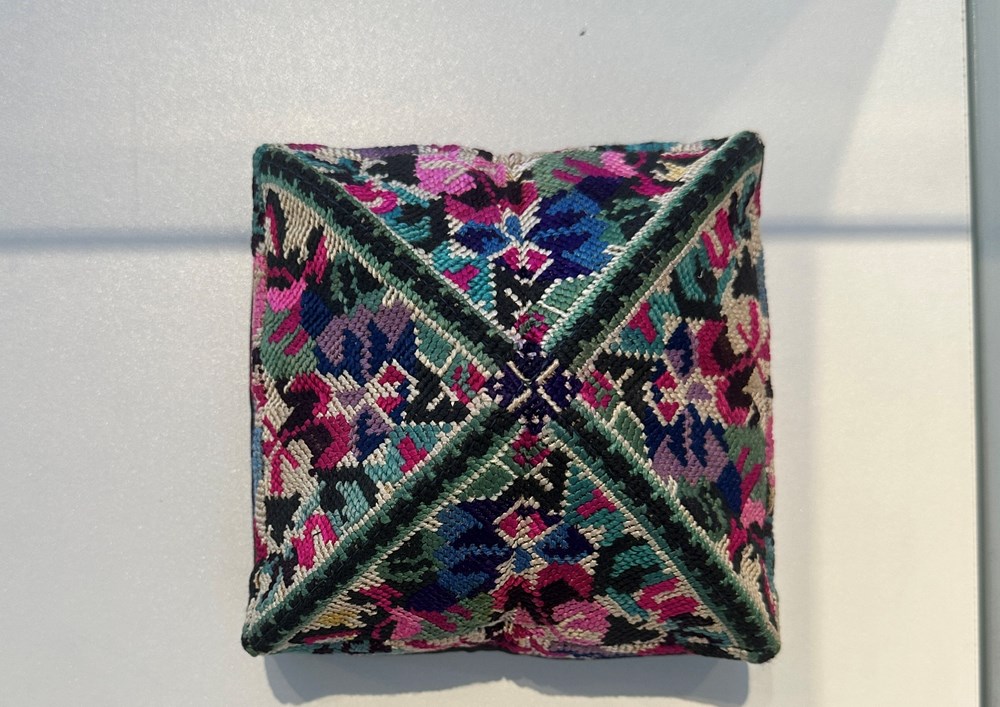 Trưng bày chuyên đề “Dấu chân Hồ Chí Minh trên quê hương Cách mạng Tháng Mười” - ảnh 6