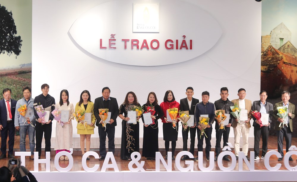 Cuộc thi thơ từ một làng quê Việt - ảnh 5