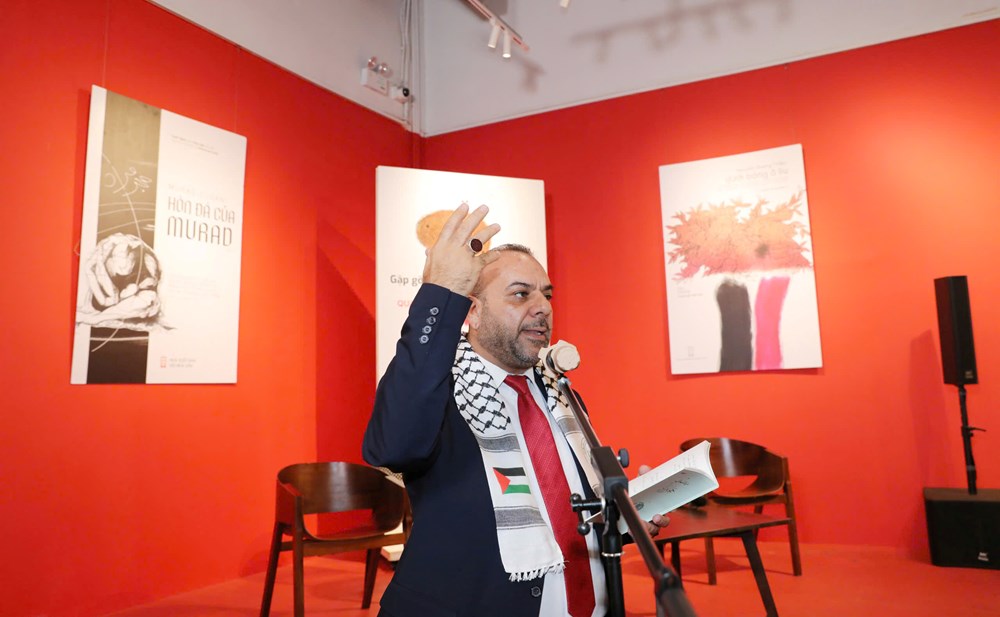 Cuộc gặp gỡ thi ca giữa hai nhà thơ Việt Nam - Palestine - ảnh 3