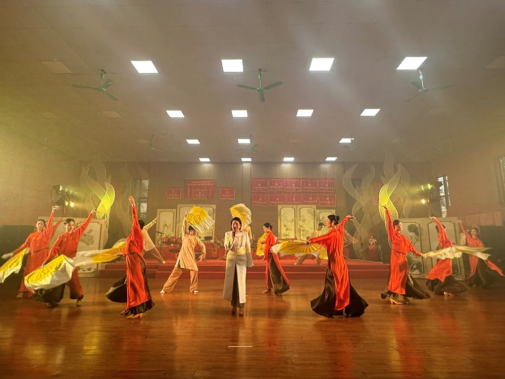 Tôn vinh bản sắc, thắt chặt giao lưu nhân văn - ảnh 5