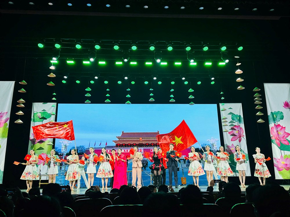 Rực rỡ sắc màu văn hoá Việt Nam tại Trung Quốc - ảnh 16