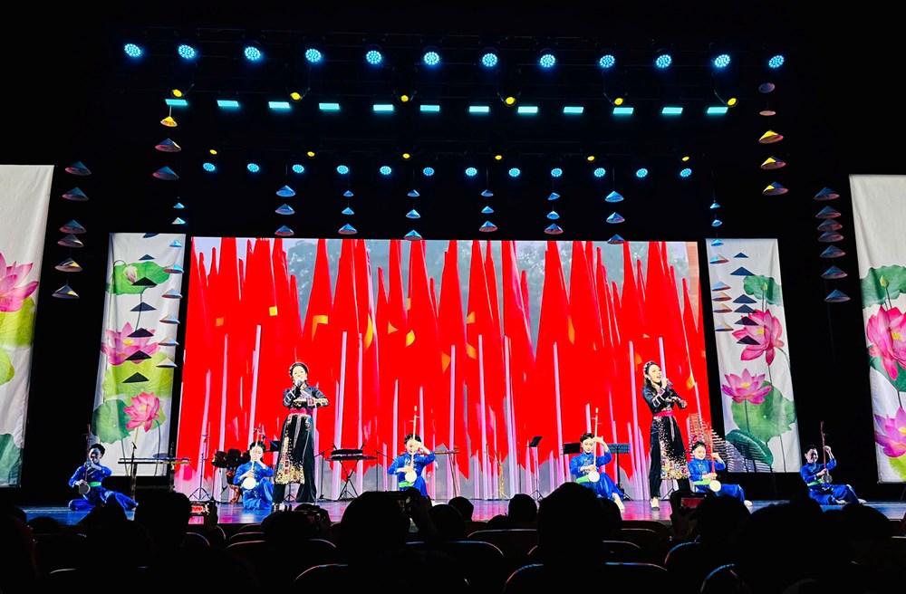 Rực rỡ sắc màu văn hoá Việt Nam tại Trung Quốc - ảnh 6